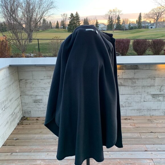 Vintage Lord & Taylor Black Fleece Cloak Cape Faux Fur Collar Velvet Buttons - Picture 11 of 16